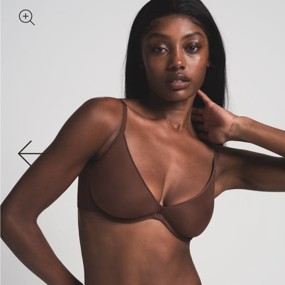 NWT SKIMS Black WEIGHTLESS SCOOP BRA - Picture 7 of 7